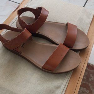 Tan/Khaki Casual Sandals
